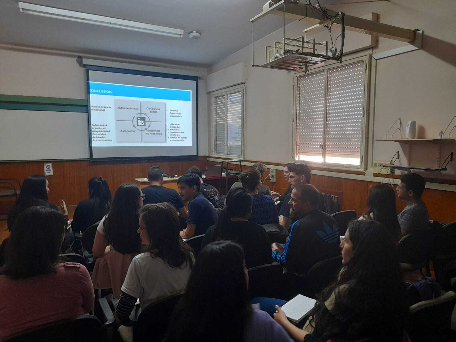 2024 10 Inteligencia Emocional en el Trabajo 002jpg